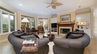 35 Lexington Drive thumbnail image 3