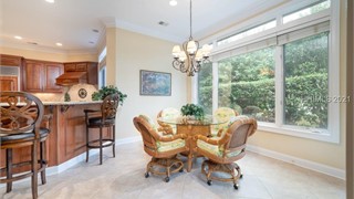 35 Lexington Drive thumbnail image 4