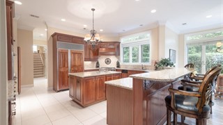 35 Lexington Drive thumbnail image 5