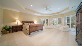 35 Lexington Drive thumbnail image 8