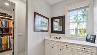 9 Lexington Drive thumbnail image 15