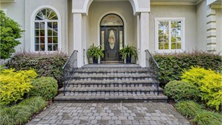 33 Lexington Drive thumbnail image 2