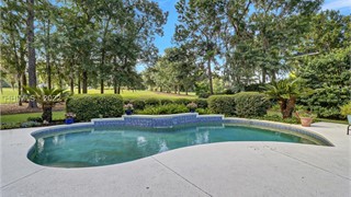 33 Lexington Drive thumbnail image 3