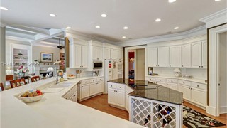 33 Lexington Drive thumbnail image 15