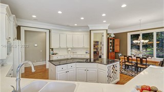 33 Lexington Drive thumbnail image 17