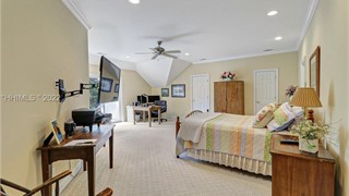 33 Lexington Drive thumbnail image 35