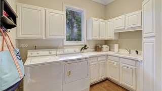 33 Lexington Drive thumbnail image 36