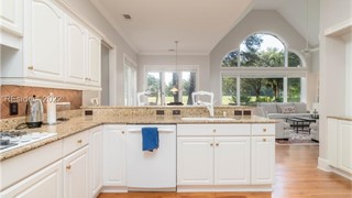 21 Lexington Drive thumbnail image 18