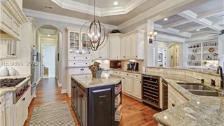 4 Lexington Drive thumbnail image 12