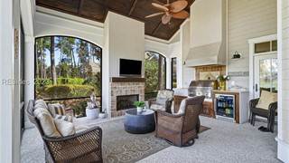 4 Lexington Drive thumbnail image 16