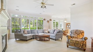 9 Manchester Court thumbnail image 19