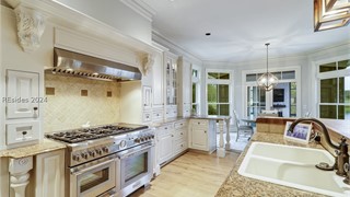 49 Lexington Drive thumbnail image 21