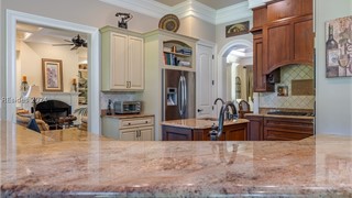 22 Lexington Drive thumbnail image 16