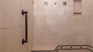 22 Lexington Drive thumbnail image 26