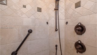 22 Lexington Drive thumbnail image 27