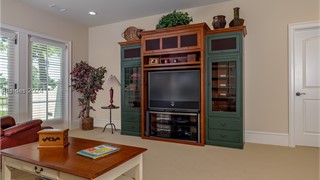 22 Lexington Drive thumbnail image 40