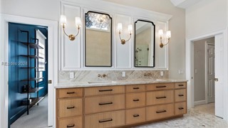 28 Lexington Drive thumbnail image 3