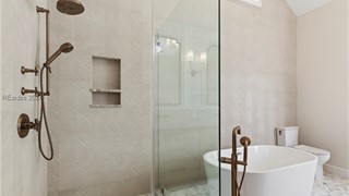 28 Lexington Drive thumbnail image 4