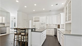 28 Lexington Drive thumbnail image 12