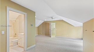 28 Lexington Drive thumbnail image 18