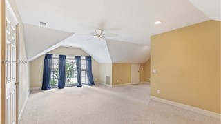 28 Lexington Drive thumbnail image 19