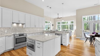 74 Lexington Drive thumbnail image 21