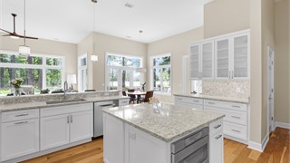 74 Lexington Drive thumbnail image 24