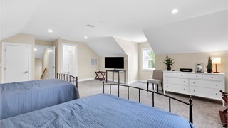 74 Lexington Drive thumbnail image 62