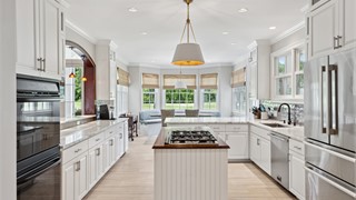 71 Lexington Drive thumbnail image 2