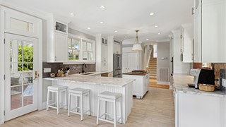 71 Lexington Drive thumbnail image 25