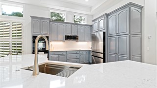 15 Lexington Drive thumbnail image 16