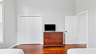 15 Lexington Drive thumbnail image 26