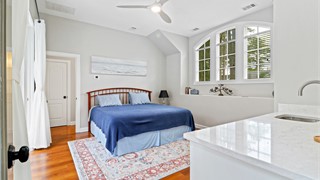 15 Lexington Drive thumbnail image 32