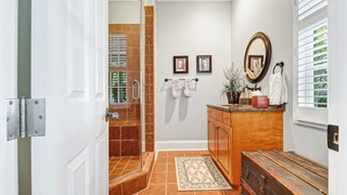 42 Lexington Drive thumbnail image 18