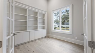 33 Lexington Drive thumbnail image 7