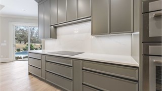 33 Lexington Drive thumbnail image 35