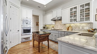 51 Lexington Drive thumbnail image 13