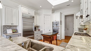 51 Lexington Drive thumbnail image 14