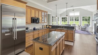 23 Lexington Drive thumbnail image 18