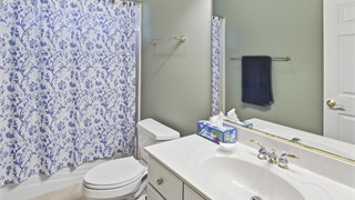 23 Lexington Drive thumbnail image 37